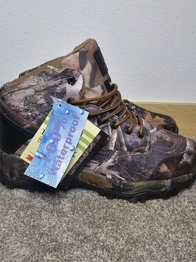 Men's Camouflage Waterproof Hiking Boots - Brown Camo